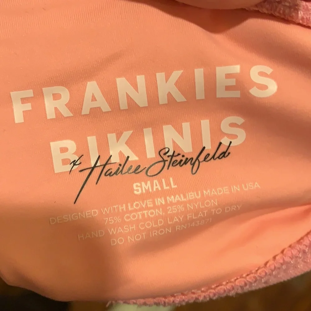 Frankie’s Bikinis Flowerchild Pink Hailee Steinfield Rare
